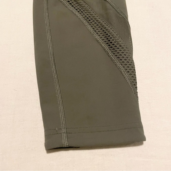 Lululemon Bootcamp Ready Tight Leggings Size 8 - Picture 5 of 15